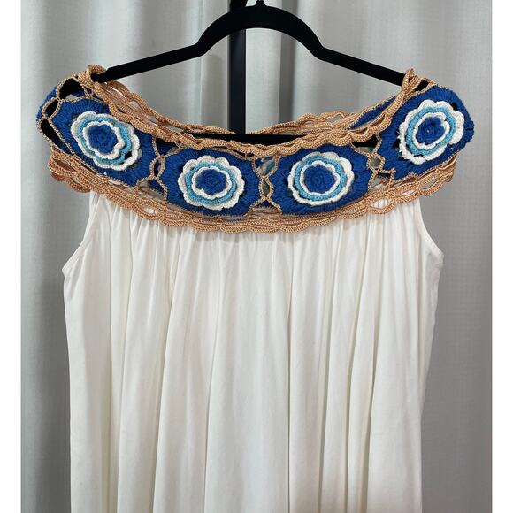 Embroidered Off-Shoulder Mini Dress - White and Gold - Picture 3 of 10
